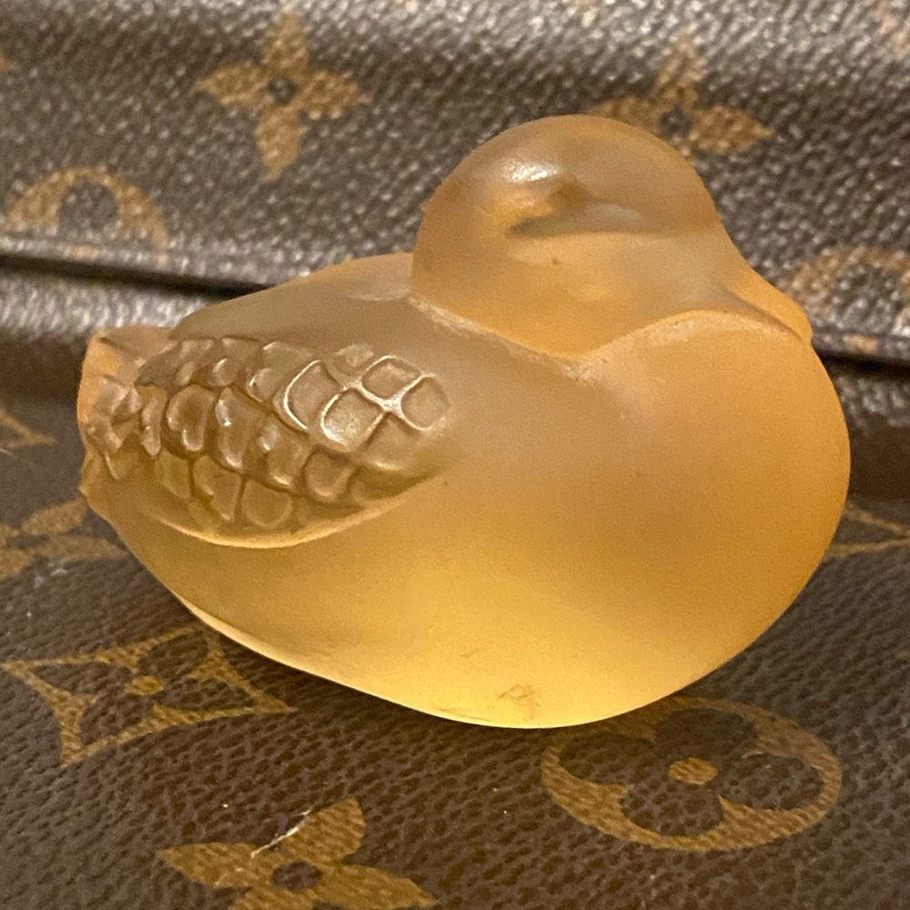 La Lique glass resting duck